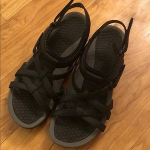 Bare traps sandals with Velcro closure size 9